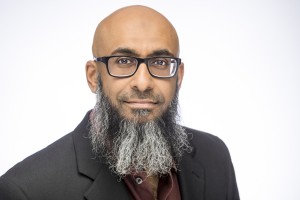 نوید رشید، ایم ڈی، ایف اے پی اے - میڈیکل ڈائریکٹر