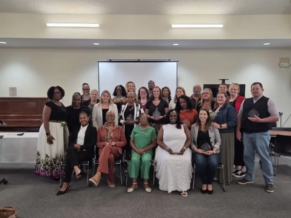 بازیافت خدمات کی ٹیم کی تصویر